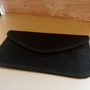 Cell Phone Privacy Pouch BLOCK SIGNALS AND TRACKING DEVICES